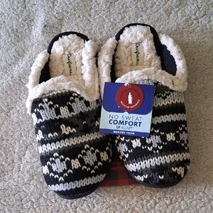 New Dearfoams Cozy Knit Black and White Slippers
